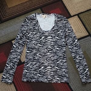 Zenana Outfitters Black and White Patterned Long Sleeve Top